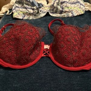 36D Victoria’s Secret very sexy push up bra without padding balconet style